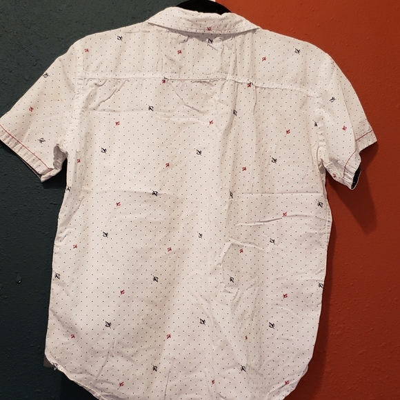 Pattern white short sleeve button down - Picture 3 of 3
